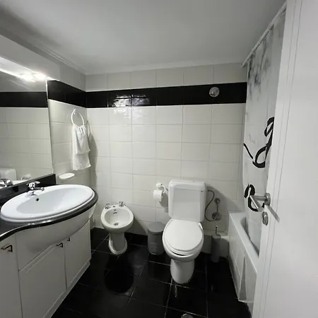 Family House Апартаменты *